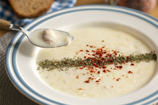 Terbiyeli Tavuk Suyu Çorbası Nasıl Yapılır?